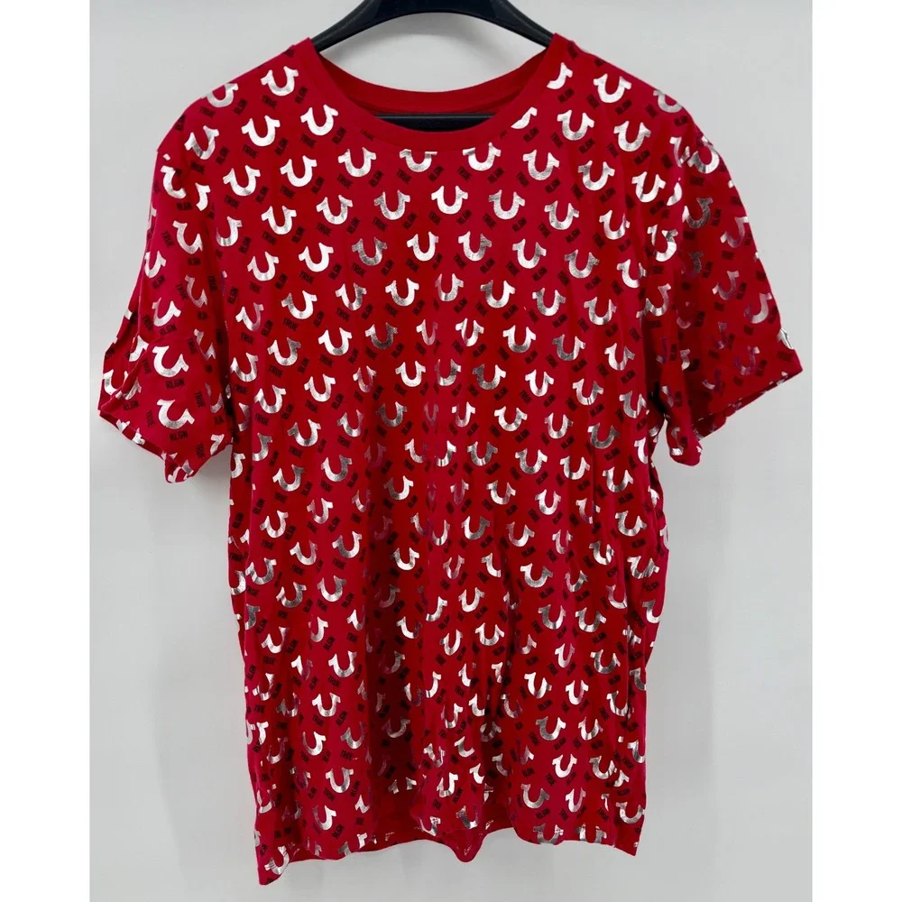 True Religion Mens Red‎ Silver Metallic Horseshoe Logo All Over Print T-Shirt L